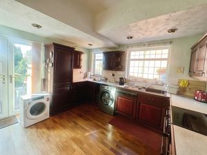 Kitchen- click for photo gallery
